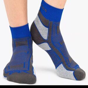 BNWT THORLOS ROYAL THUNDER BLUE OUTDOOR ATHLETE QUARTER SOCKS EXTRA SMALL (XS)